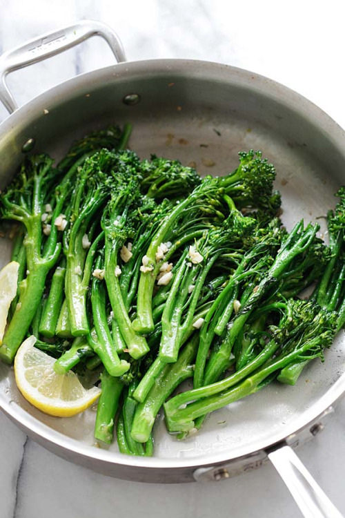 broccolini with garlic and lemon - photo by Med Coolman on flickr