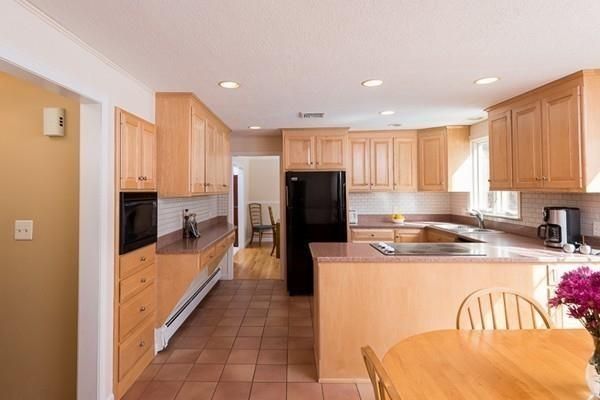 kitchen before photo
