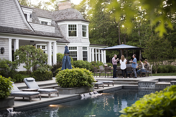 Hamptons house in Watermill, NY (photo by Raul Velasco)