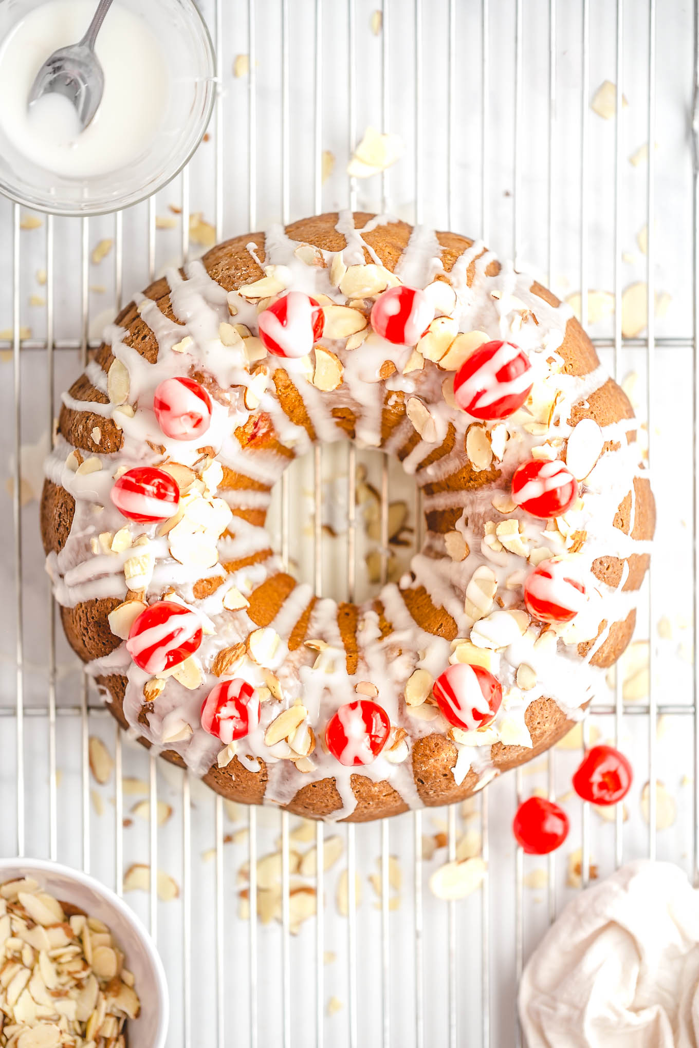 Icing for a bundt cake