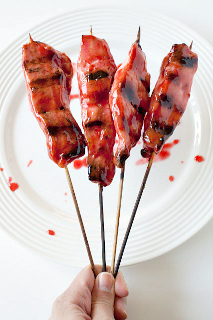 Asian glazed chicken skewers - with an irresistible asian marinade! Grill and serve them as an appetizer or entree. 250 calories