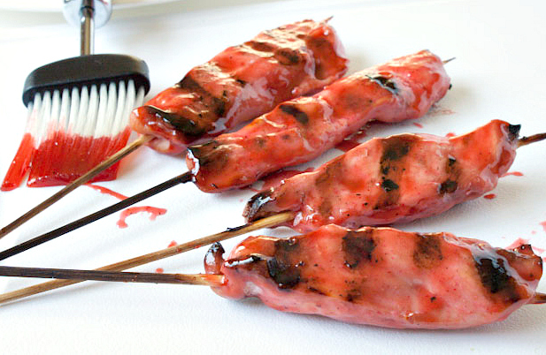 Asian glazed chicken skewers - with an irresistible asian marinade! Grill and serve them as an appetizer or entree. 250 calories