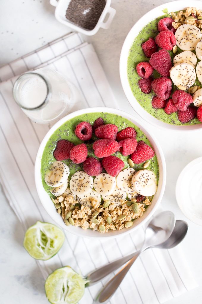 Superfood Green Smoothie Bowl - Get your daily dose of leafy greens and a whopping 17g of protein in one superfood green smoothie! Made with banana, kale, cucumber, green apple, and lime