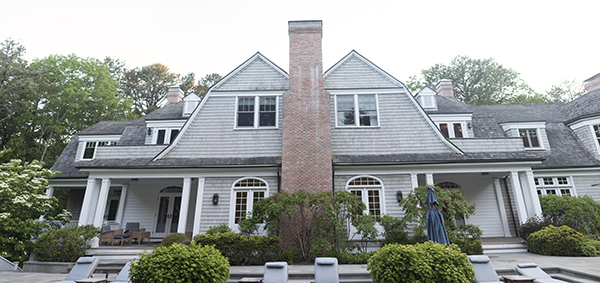 Hamptons House in Watermill, NY (photo by Raul Velasco)