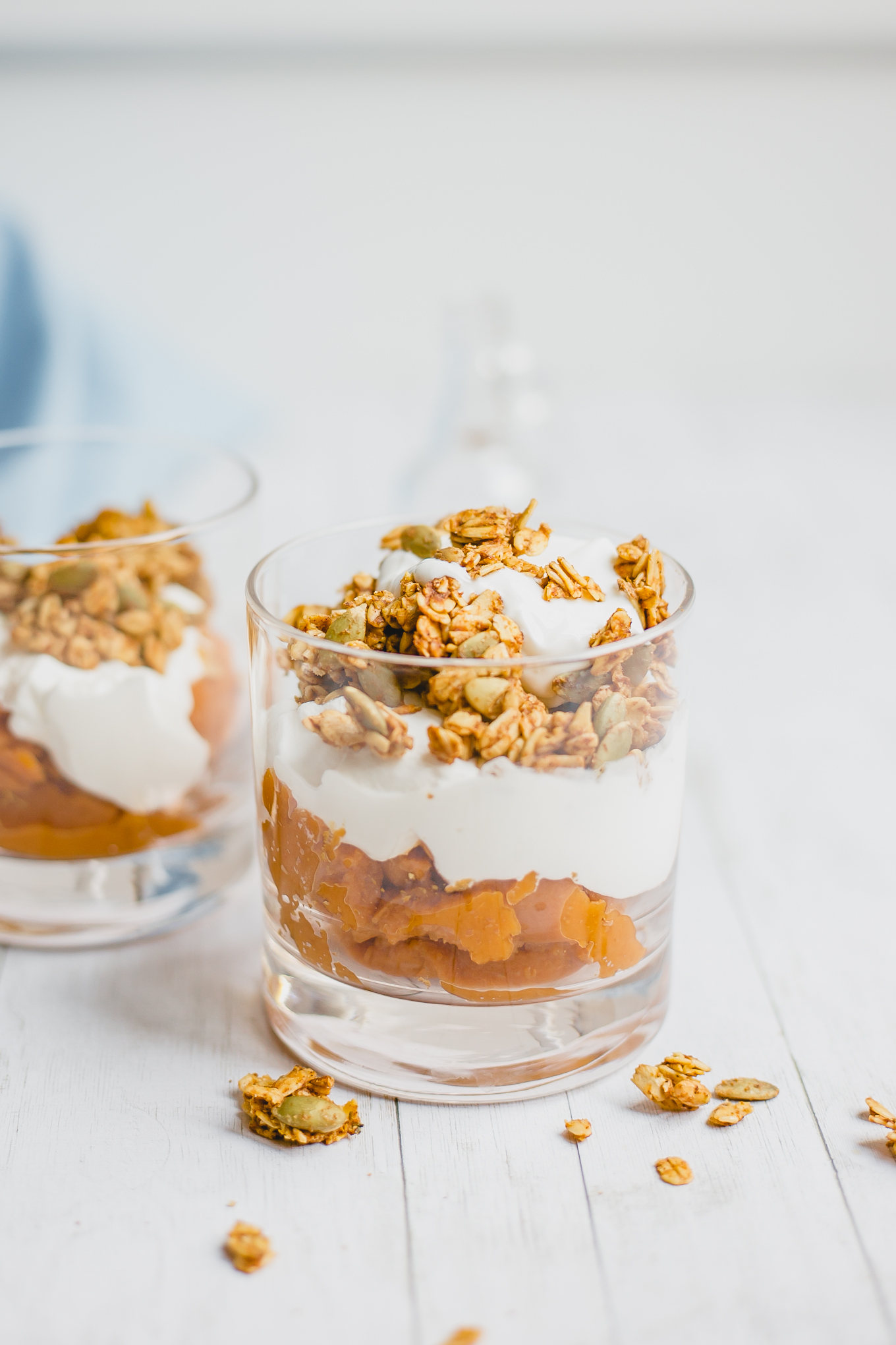 Easy Granola recipe with pumpkin spice and yogurt