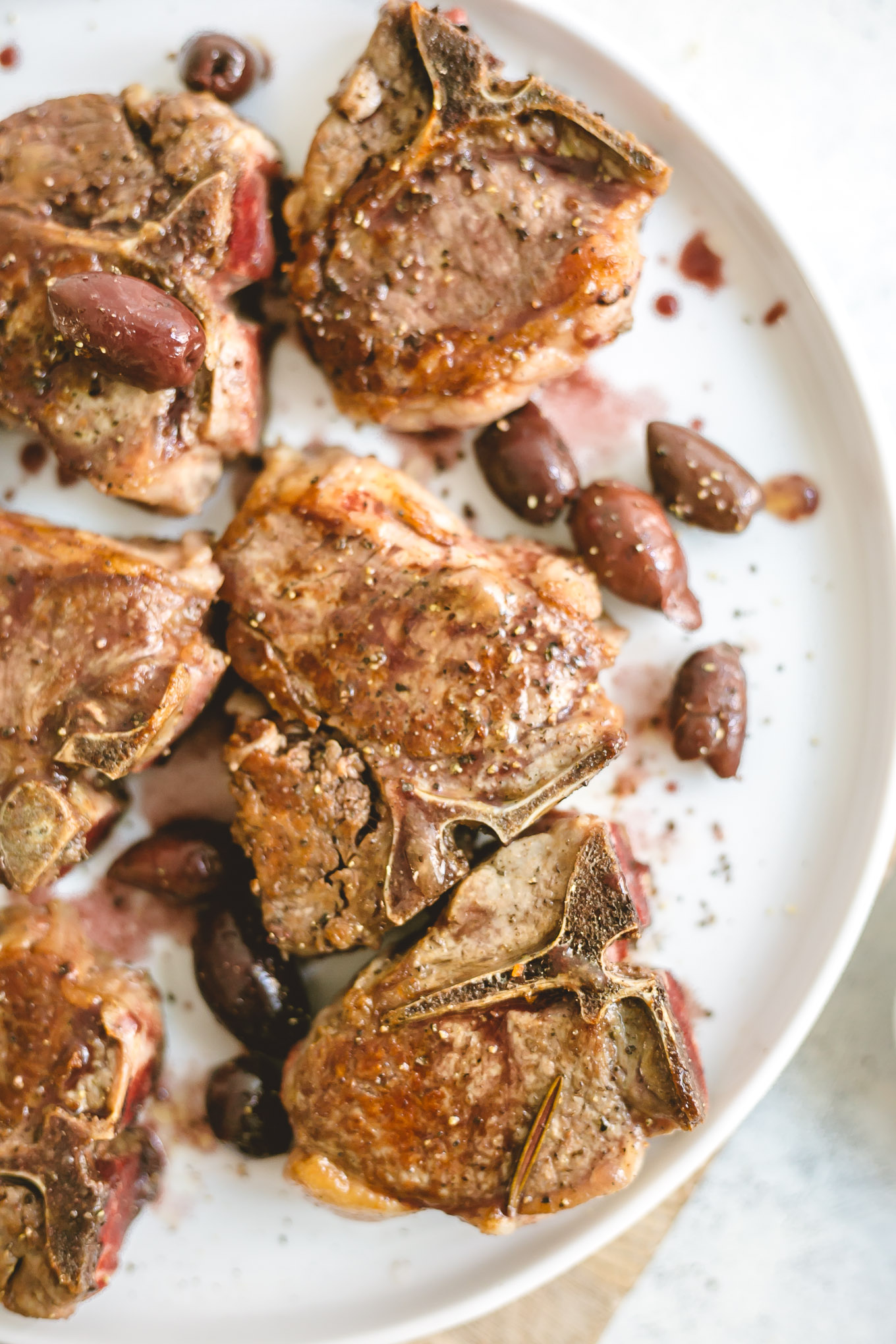 Lamb Chops with Red Wine and Rosemary