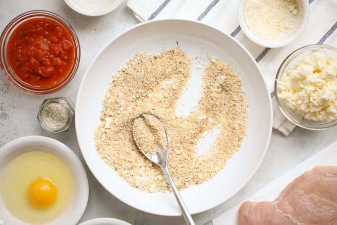 Bread crumb topping for chicken parmesan