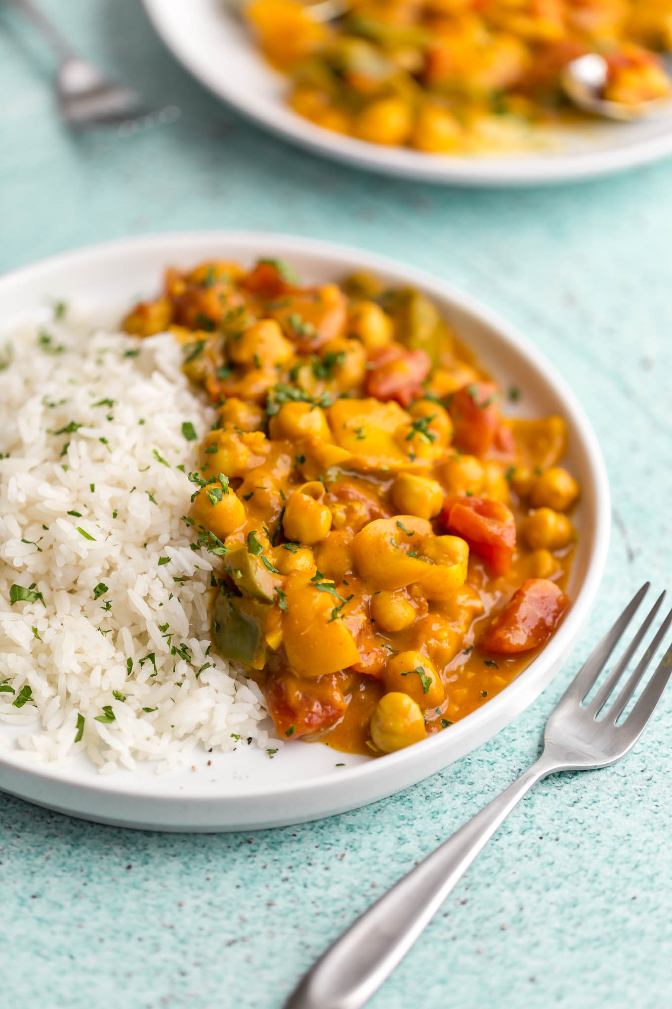 quick and easy vegetarian curry recipe made with chickpeas and coconut milk