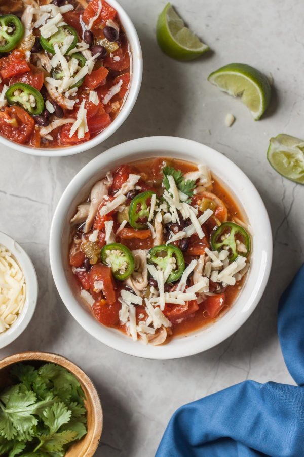 Skinnytaste Slow Cooker Chicken Taco Chili Recipe - a quick, delicious, and healthy crock pot meal that comes together quick! From Skinnytaste Fast and Slow - 122 calories 