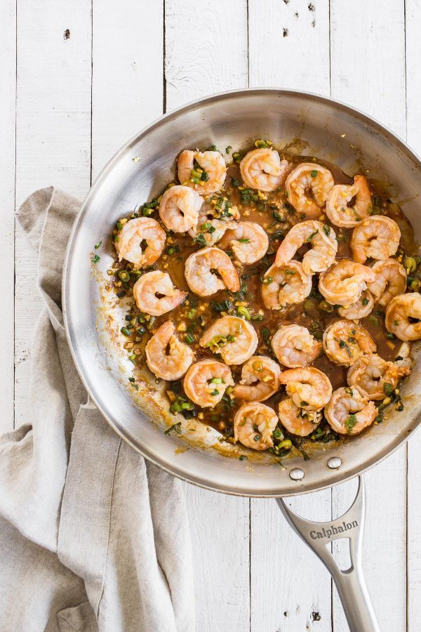 Szechuan Shrimp Stirfry - This Szechuan shrimp stir fry recipe is quick and easy to make and has a deliciously balanced sweet - salty - spicy Asian sauce everyone loves!
