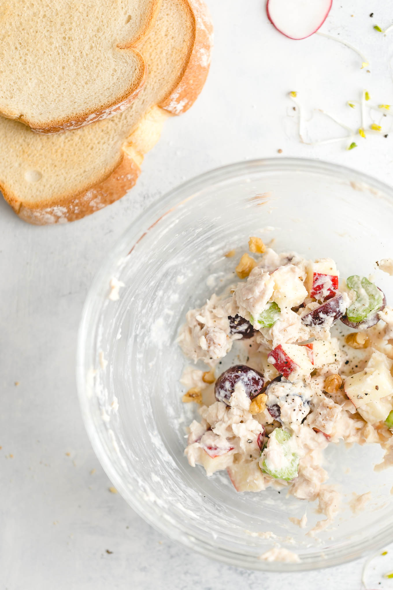 healthy tuna salad recipe with nonfat greek yogurt, apple, celery, grapes, and walnuts